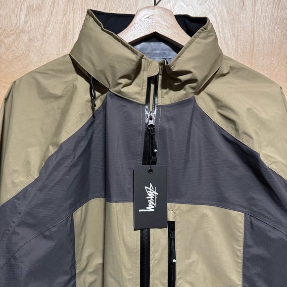 Stussy Taped Seam Rain Shell Jacket - Picture 3 of 6
